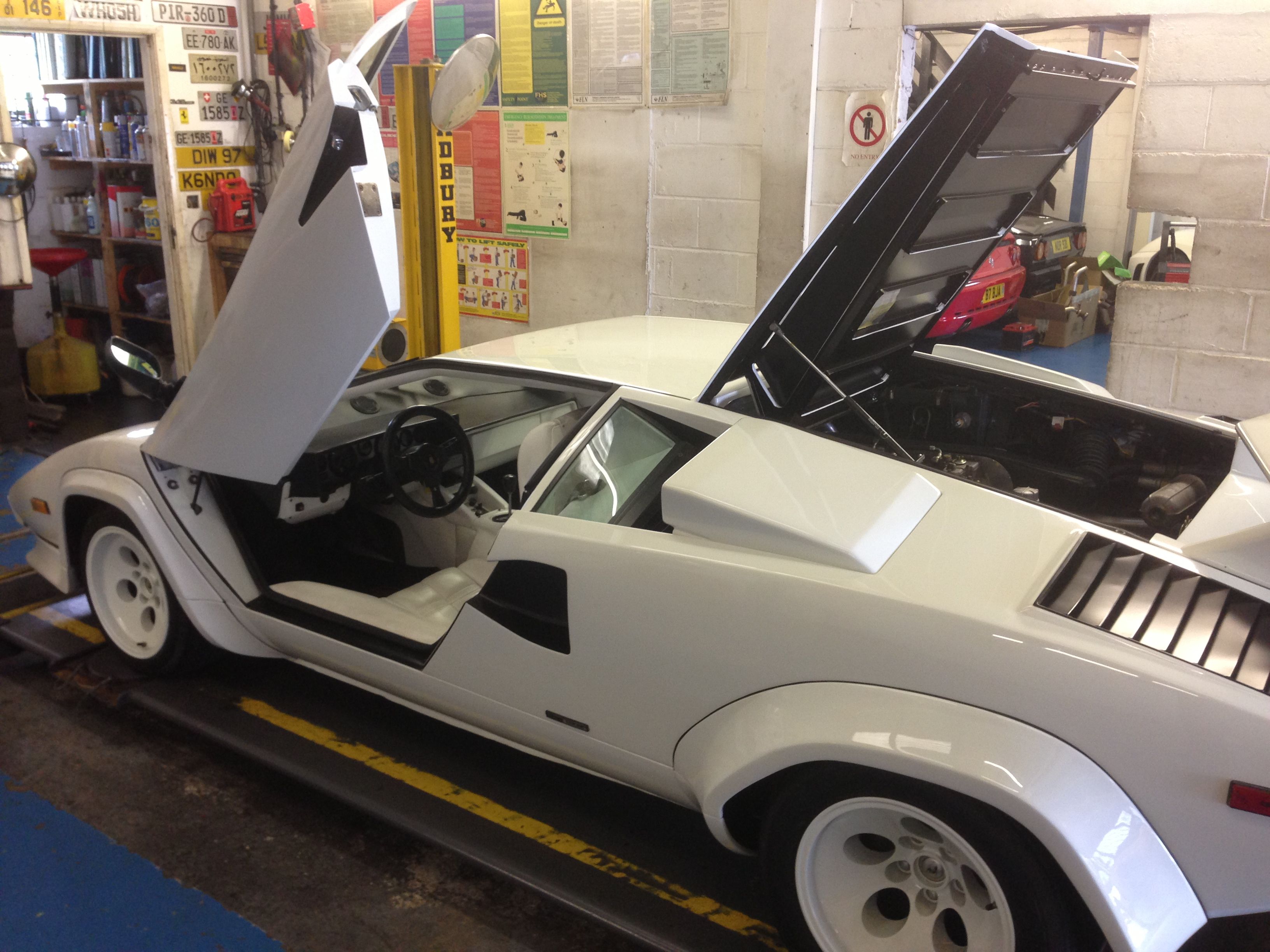 4 Lamborghini Countach LP5000 S
