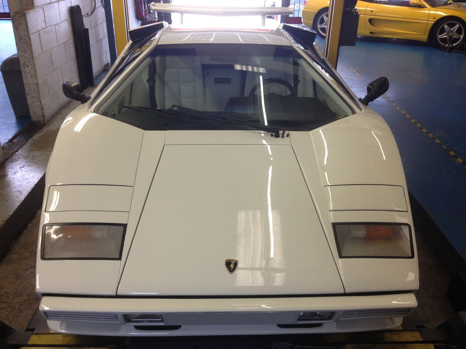 5 Lamborghini Countach LP5000 S